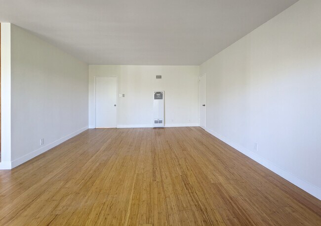 Living Area - 3971 Potomac Ave