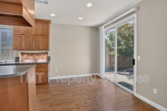 Foto del edificio - 8874 Mandalay Way