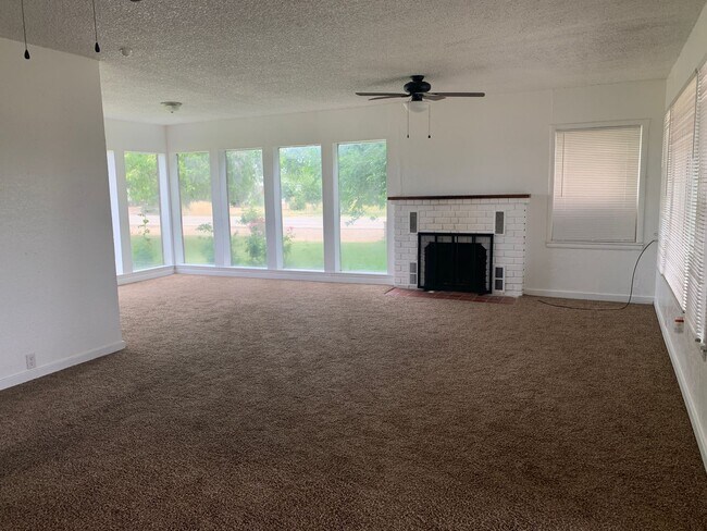 Foto del edificio - 10650 Township Rd