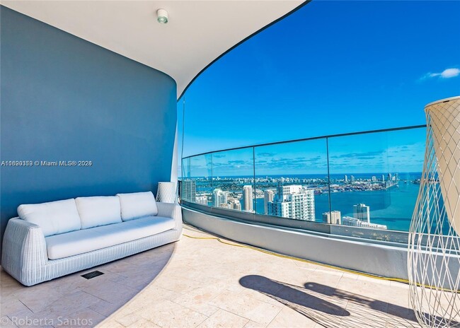 Building Photo - 1000 Brickell Plaza