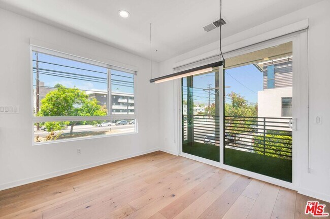 Foto del edificio - 4320 N Eagle Rock Blvd