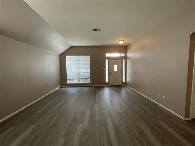 Building Photo - 2709 Logan Dr