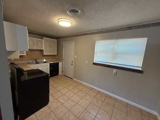 Foto del edificio - 1216 E Foster Ave