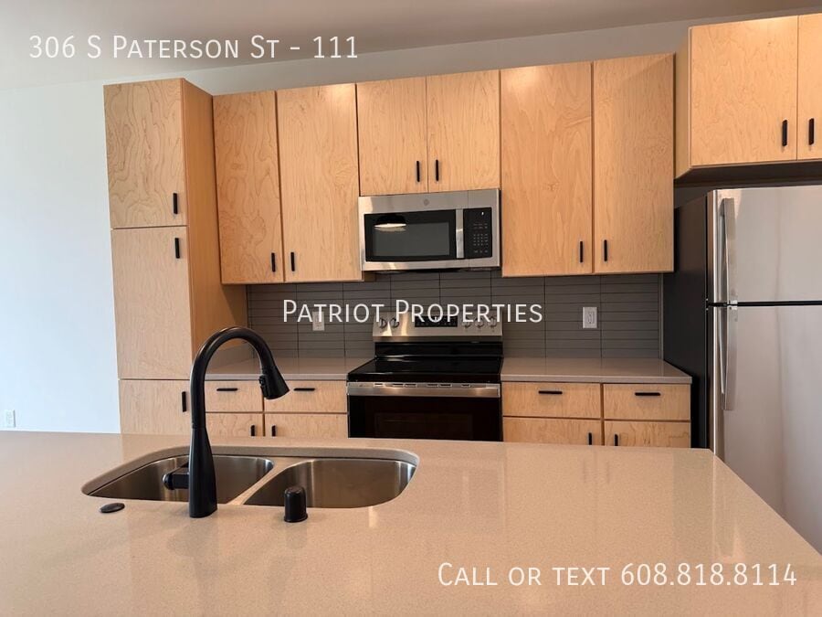 Primary Photo - 306 S Paterson St