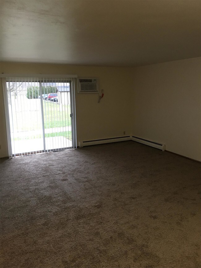 Building Photo - 171 S Royal Ave