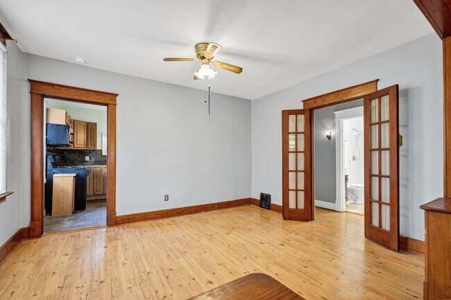 Foto del edificio - 7070 Winona Ave