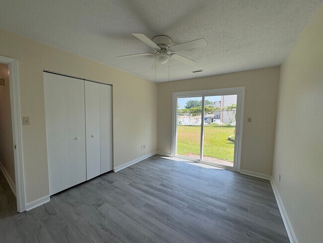 Foto del edificio - 3706 Dovefield Ct