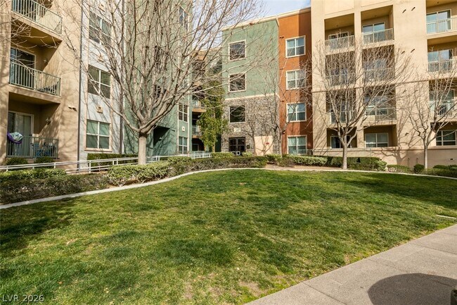 Foto del edificio - 50 E Serene Ave