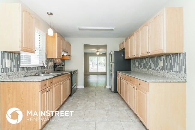 Building Photo - 10345 Prince Dr