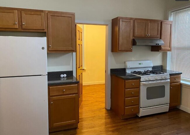 Building Photo - 1123 W 31st St