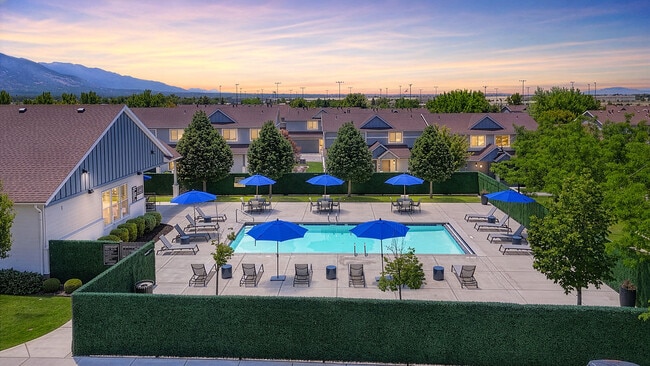 Building Photo - Mountain View Townhomes