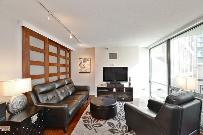 Building Photo - 440 N McClurg Ct