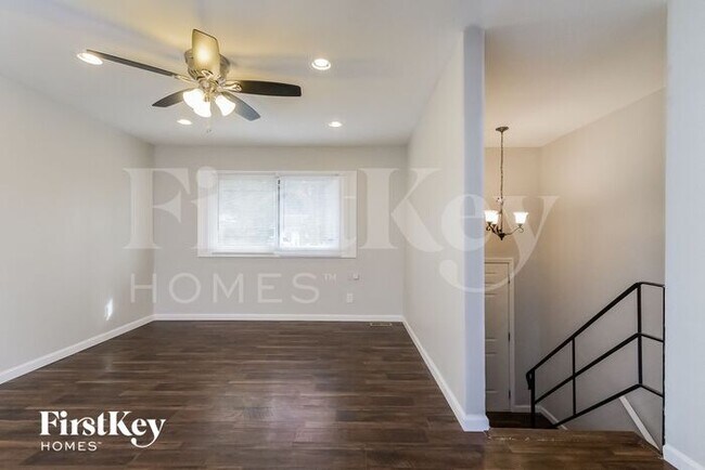 Foto del edificio - 1477 Cedar Creek Ln