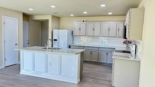 Foto del edificio - 5211 Viewpoint Dr