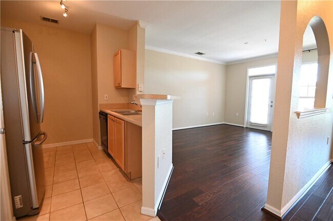Building Photo - 5000 Culbreath Key Way