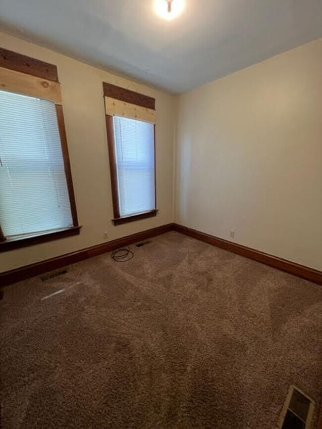 Foto del edificio - 909 / 909 1/2 20th St.