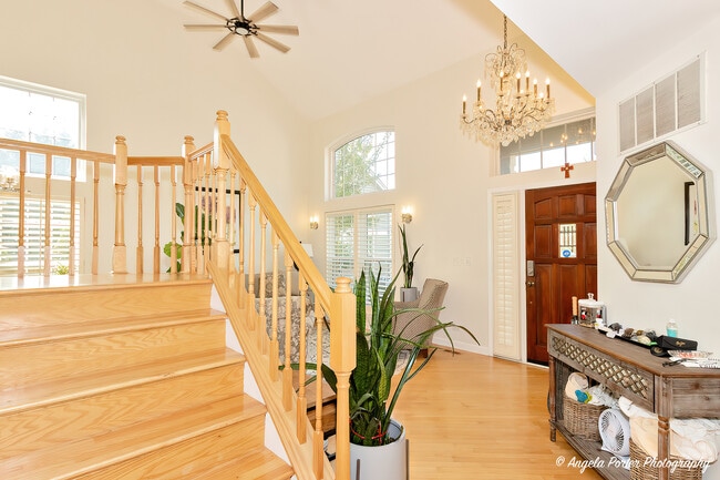 Building Photo - 589 Marseilles Cir