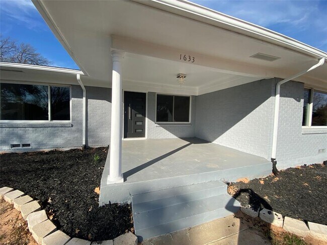 Building Photo - 1633 Blackhawk Ln