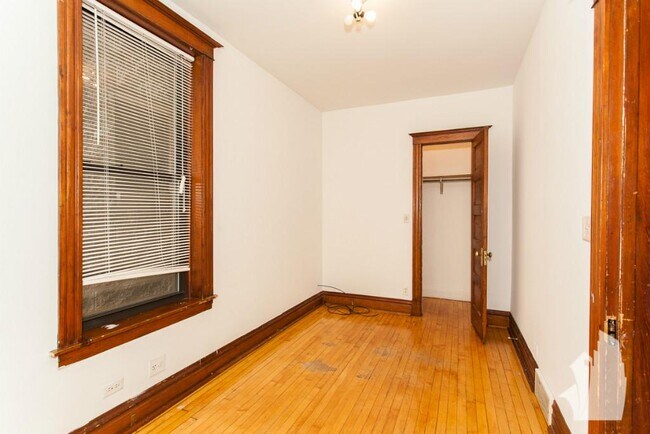 Foto del edificio - 2730 N Wayne Ave