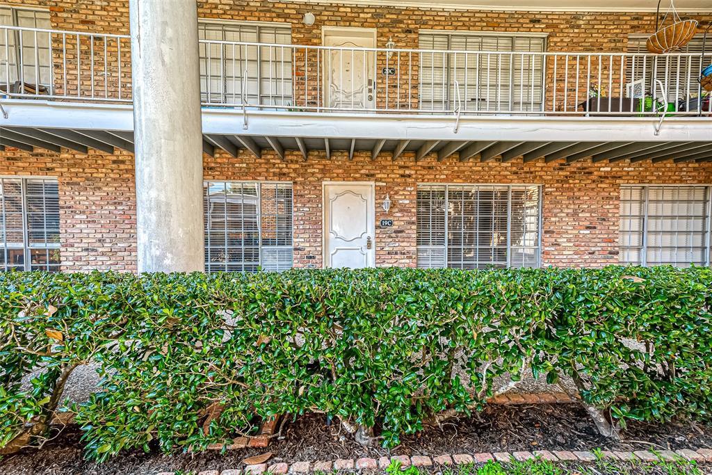 Foto principal - 2101 Fountain View Dr