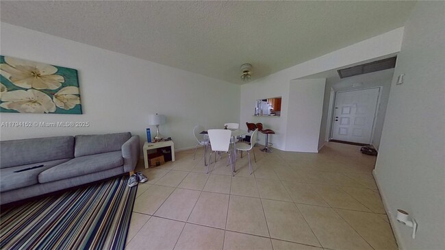Foto del edificio - 21904 Lake Forest Cir