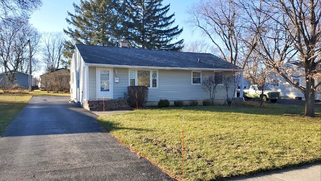 64 S Garfield Ave, Mundelein, IL 60060 House Rental in Mundelein, IL