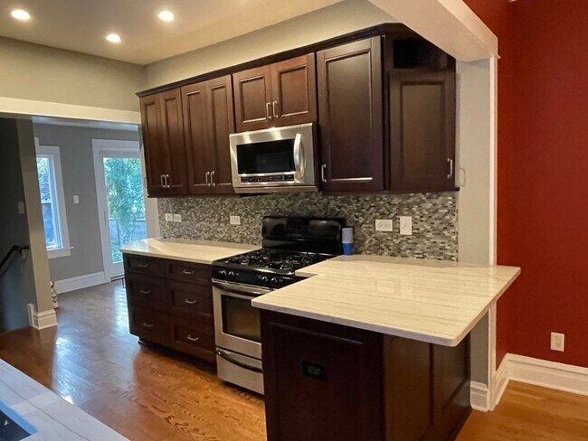 Foto del edificio - 831 Hayes Ave