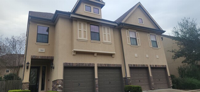 Foto del edificio - 11614 Royal Oaks Crossing