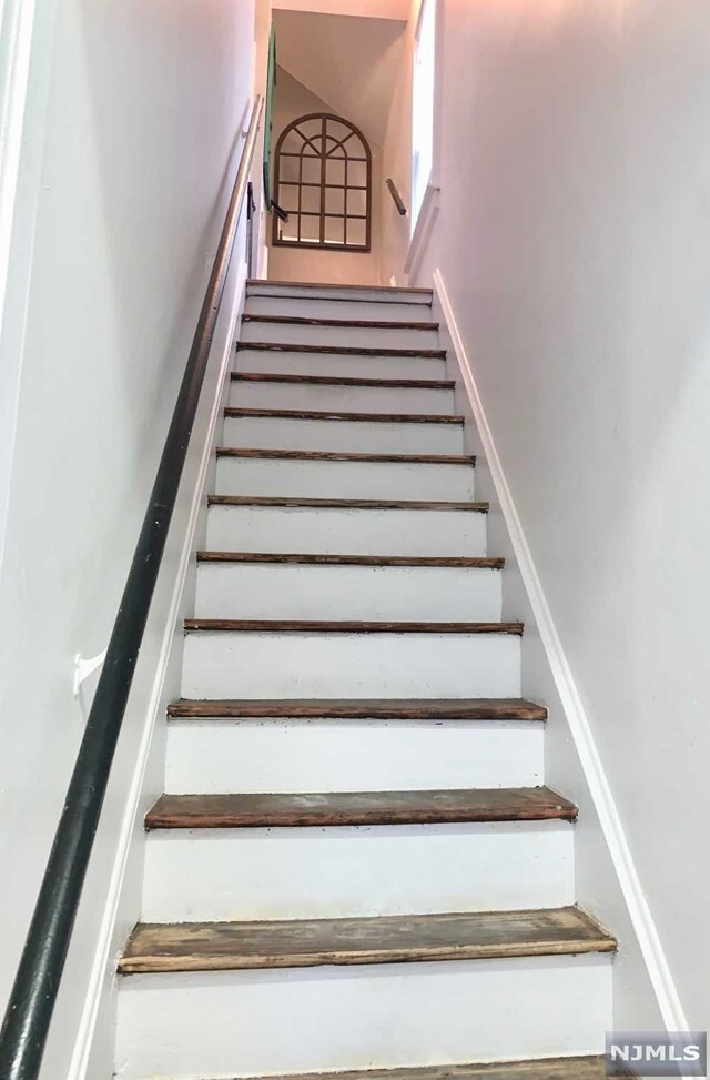 Foto del edificio - 216 E Ruby Ave