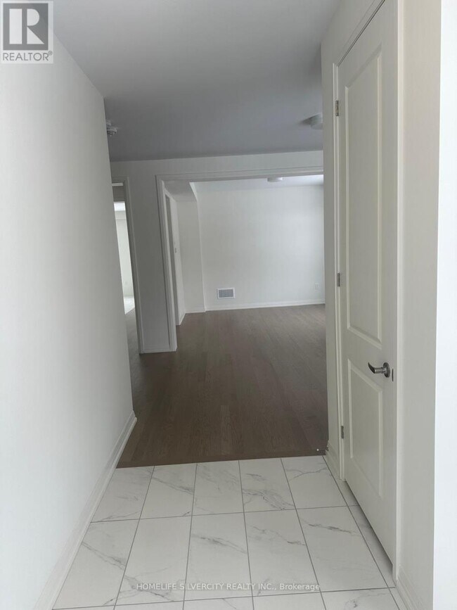 Photo du bâtiment - 116 Bluebird Blvd