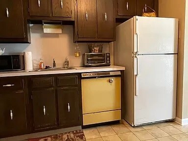 Foto del edificio - 2420 Arbor Ct