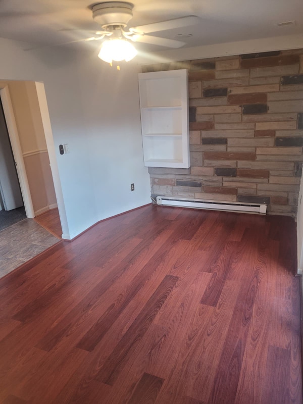 Foto del edificio - 10926 Riverview Rd