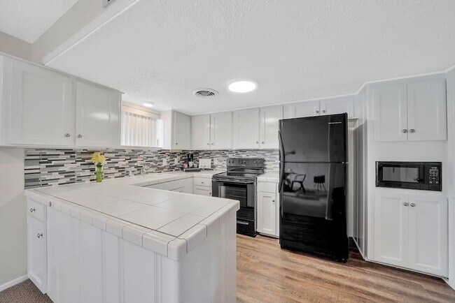 Building Photo - 4723 Merwin St