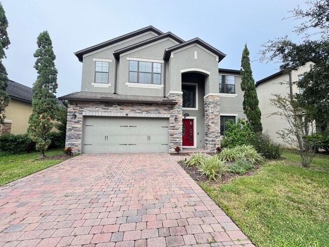 Foto del edificio - Experience the Epitome of Lakeside Luxury ...