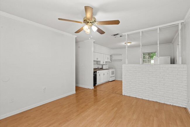 Building Photo - 1219 Lampkin St