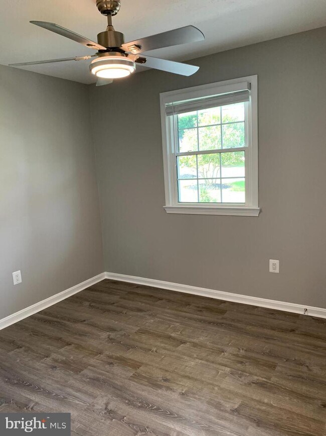 Building Photo - 334 Overlook Dr