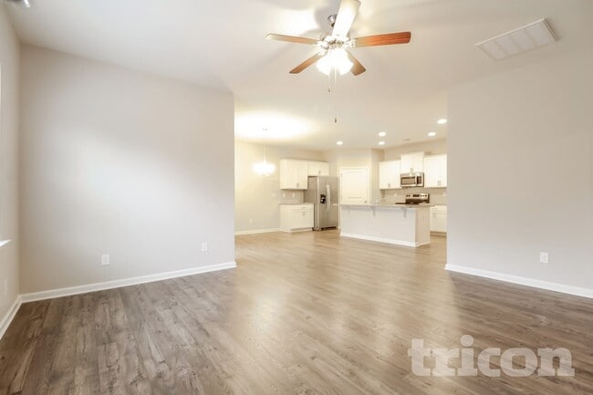 Foto del edificio - 453 All Seasons Dr