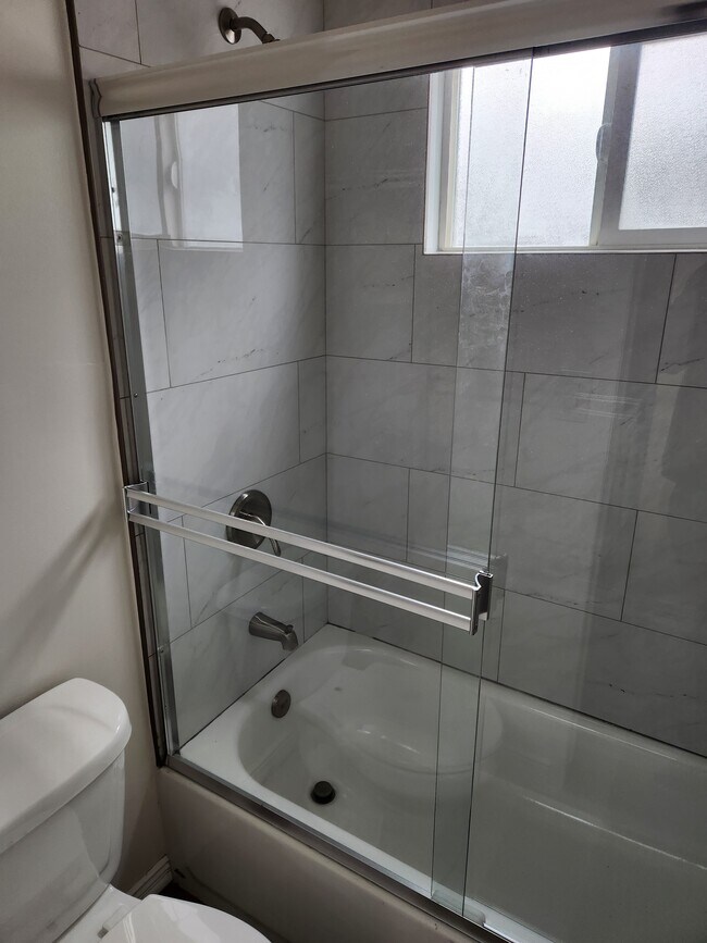 Foto del edificio - 5242 Cahuenga Blvd