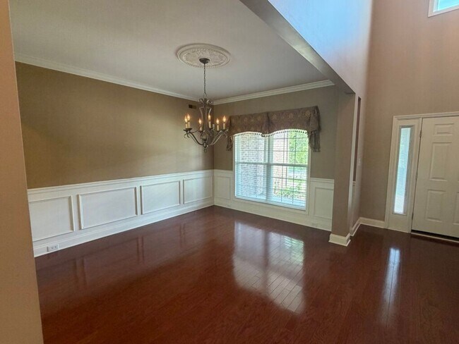 Building Photo - Spacious Executive Home in North Knox Summer Rose Subdivision