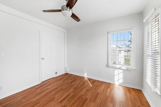 Foto del edificio - 5371 Louis Pl