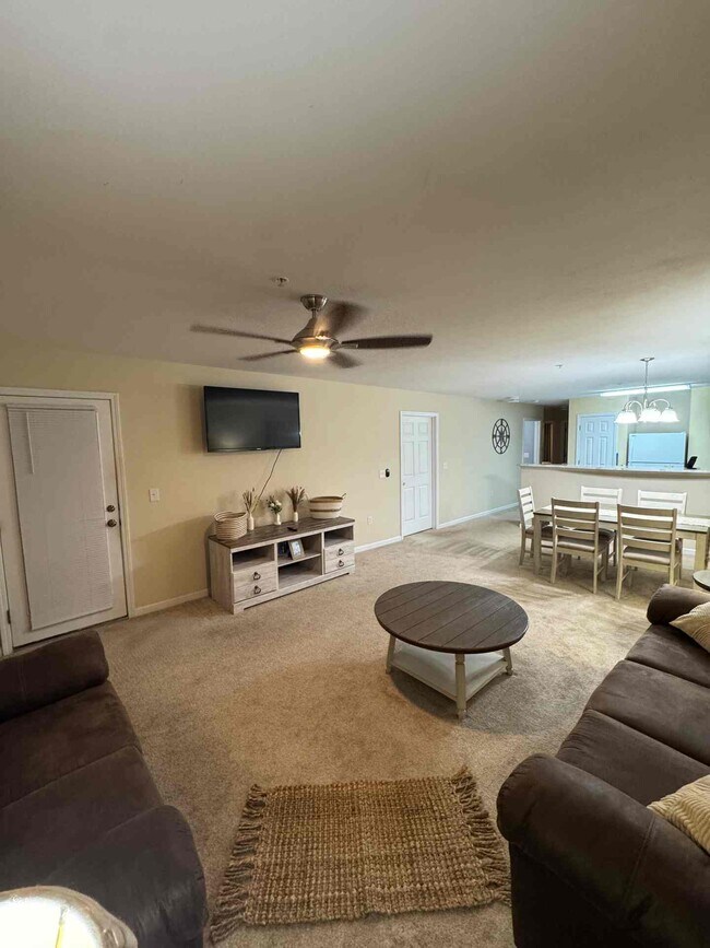 Foto del edificio - 1234 River Oaks Dr