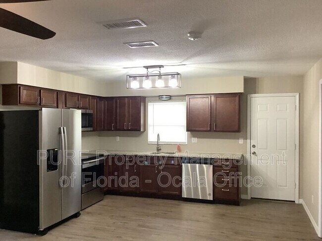 Building Photo - 5565 NW 63rd Pl