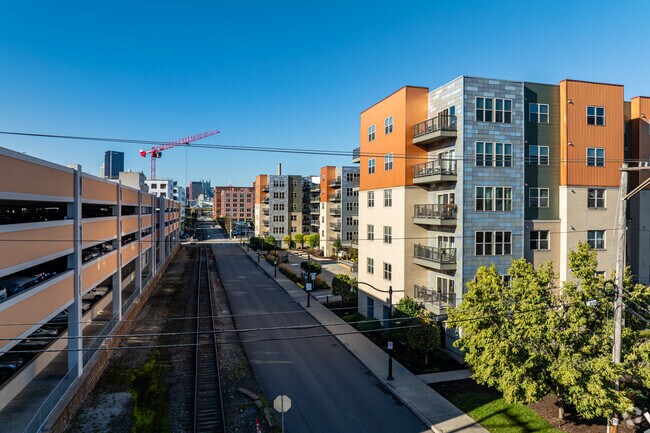 Los patios en 3 cruces - The Yards at 3 Crossings