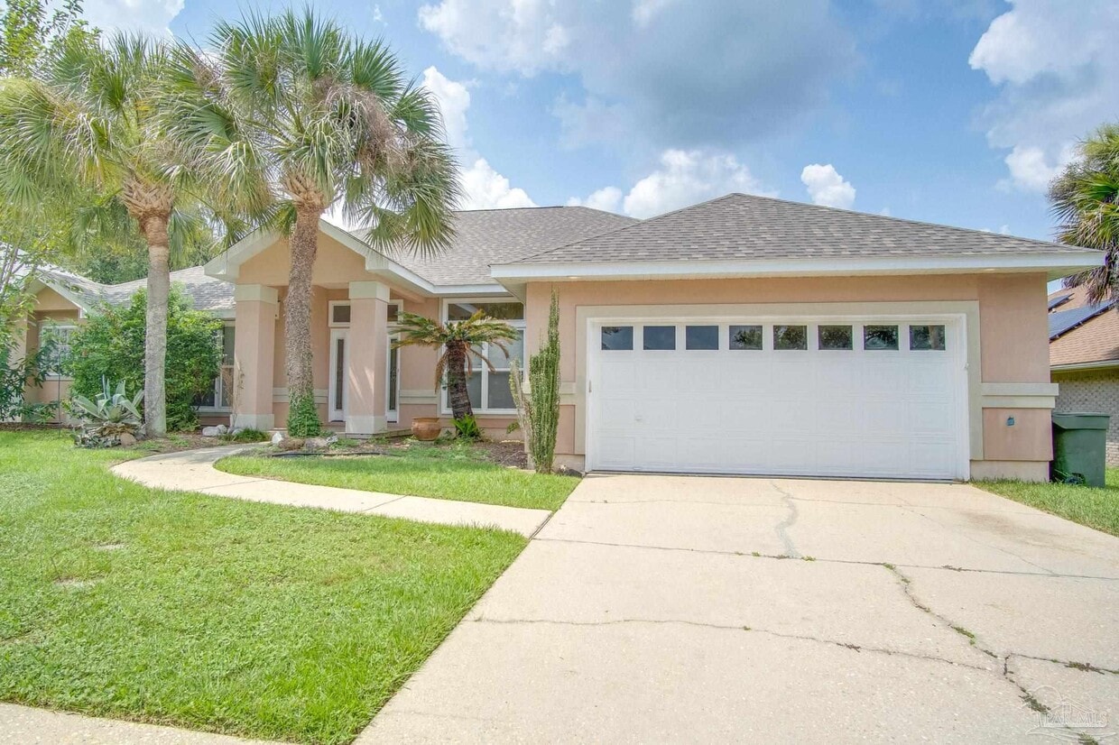 Foto principal - 2042 Hamilton Crossing Dr