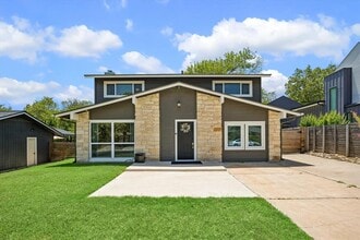 Building Photo - 411 Ramble Ln