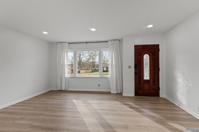 Foto del edificio - 6304 Davies Ave NW