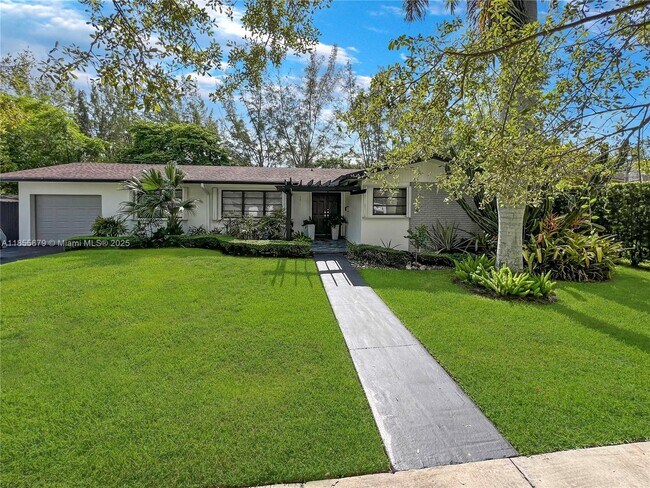 Foto del edificio - 4611 SW 82nd Ct