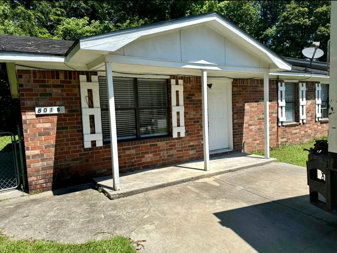 Primary Photo - 801 Sandpiper Dr