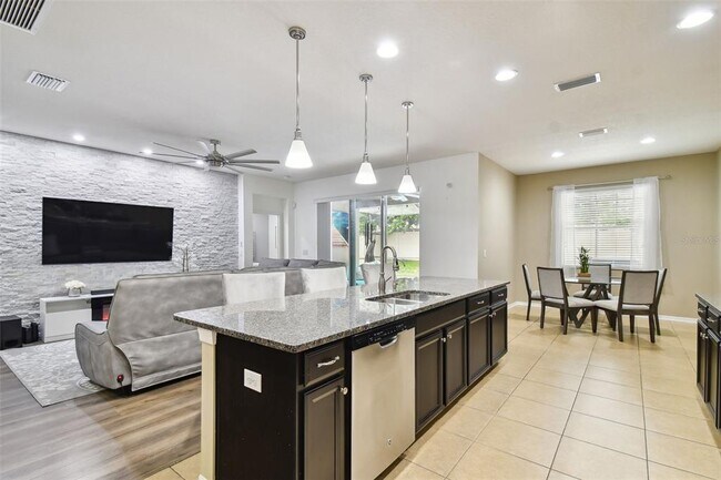 Building Photo - 6926 Rocky Canyon Way