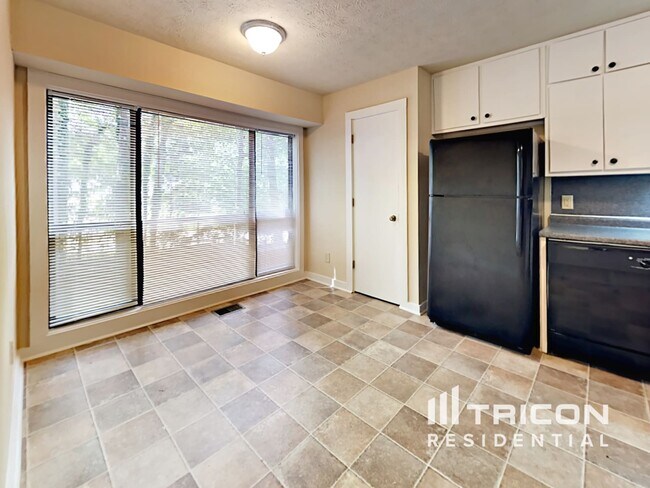 Foto del edificio - 5054 Stoney Point Ln